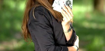 Poker Face: la scienza dietro un bluff quasi perfetto