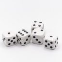 La storia dei dadi: da strumento divinatorio a gioco