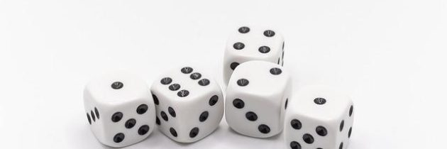 La storia dei dadi: da strumento divinatorio a gioco